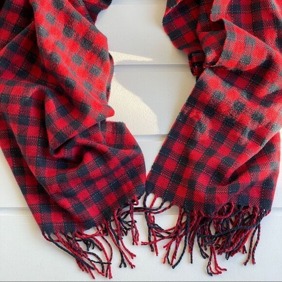 Abercrombie Kids Red and Navy Buffalo Check Fringe Blanket Scarf Like New - Picture 2 of 7
